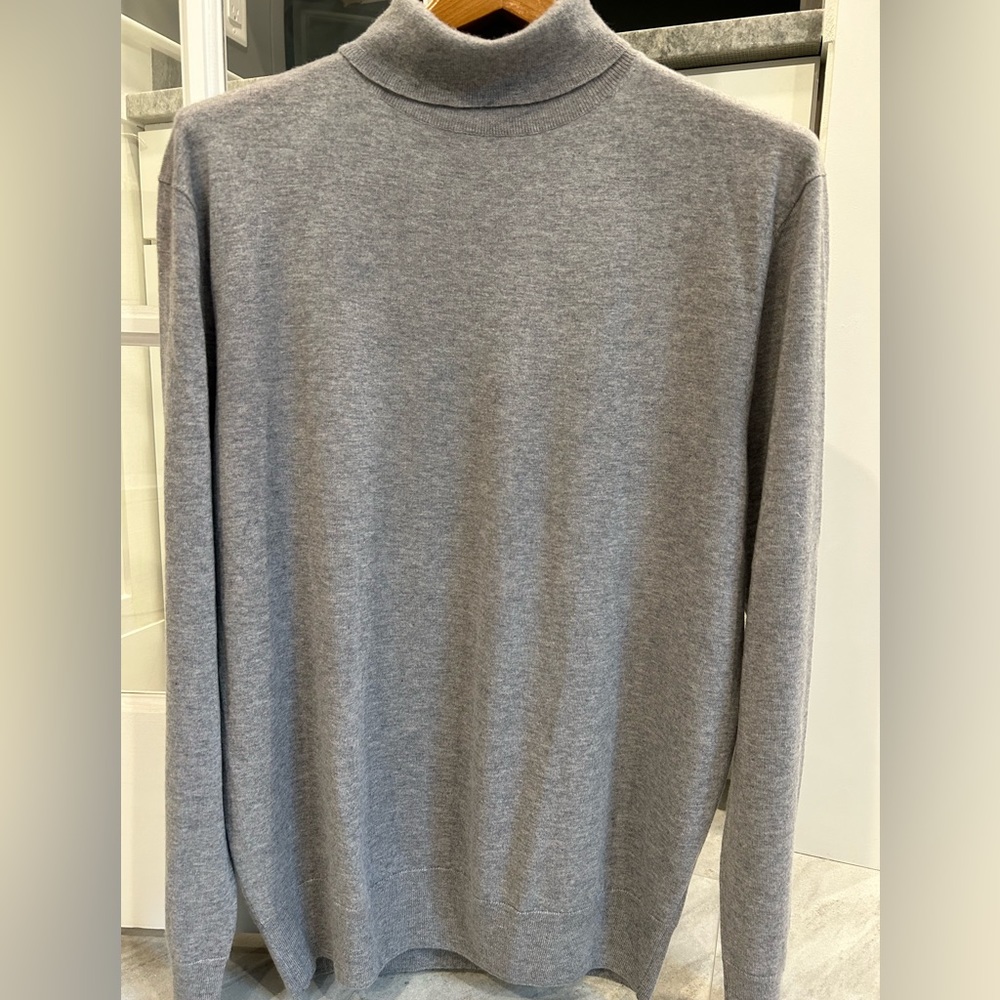 Neiman Marcus Cashmere and Silk Turtleneck Sweater Size XL